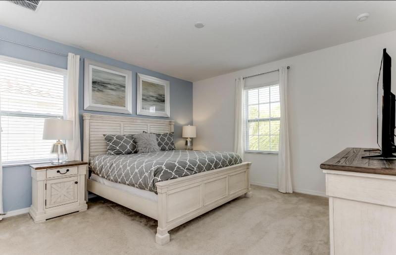 Beautiful 9 bedroom pool home located in the Solterra Resort! home - image 35