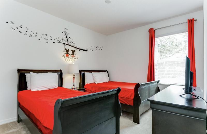 Beautiful 9 bedroom pool home located in the Solterra Resort! home - image 7
