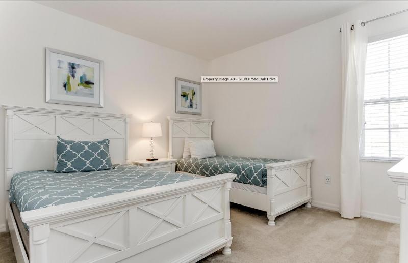 Beautiful 9 bedroom pool home located in the Solterra Resort! home - image 39