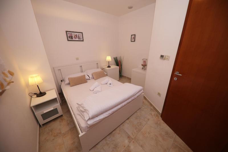 Holiday house with a swimming pool Zadar - Diklo Zadar - 15336 - image 30