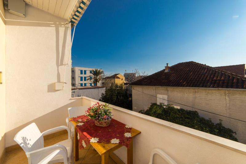 Two-Bedroom Apartment with Balcony and Sea View image 4