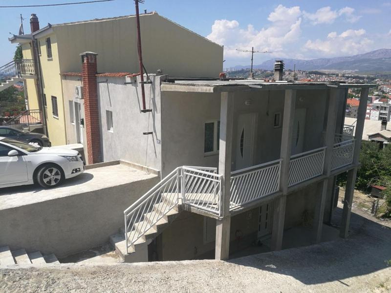 Apartments with a parking space Podstrana Split - 15377 - image 16
