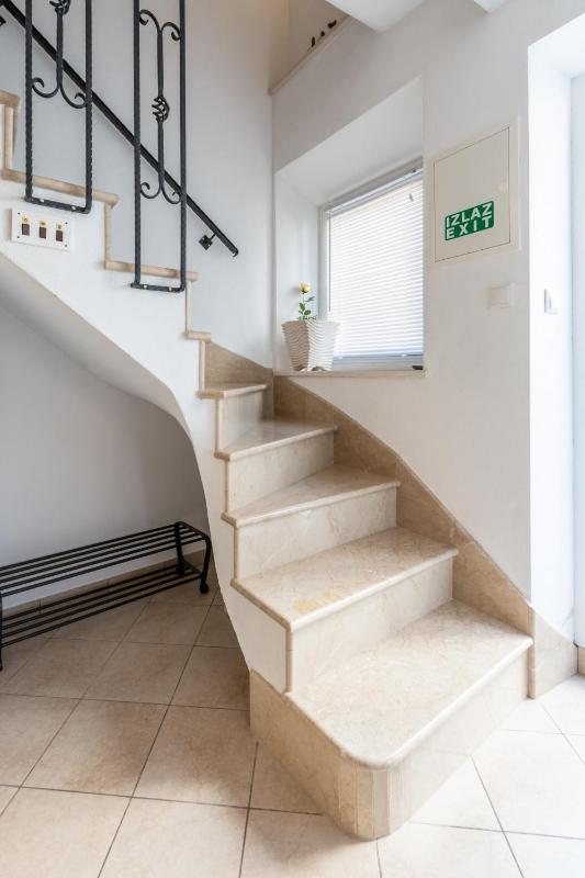 Two-Bedroom Apartment with Balcony and Sea View image 2