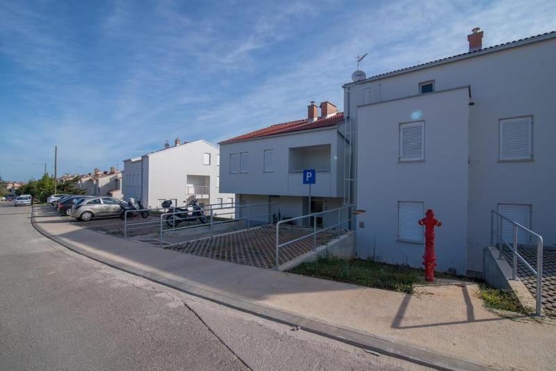 Apartments with a parking space Mali Losinj (Losinj) - 15400 - image 1