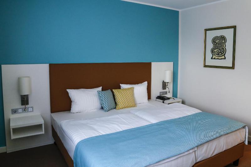 Classic Double Room image 3