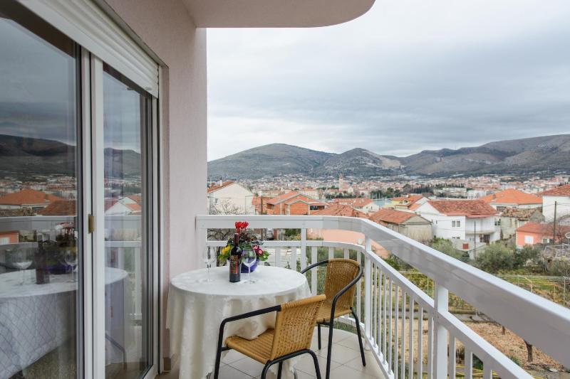 Studio with Balcony and Sea View image 2