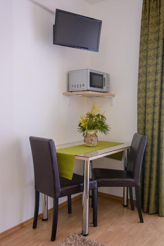Studio with Balcony and Sea View image 4