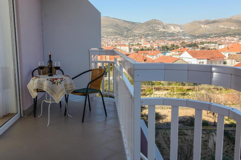 Studio with Balcony and Sea View image 2