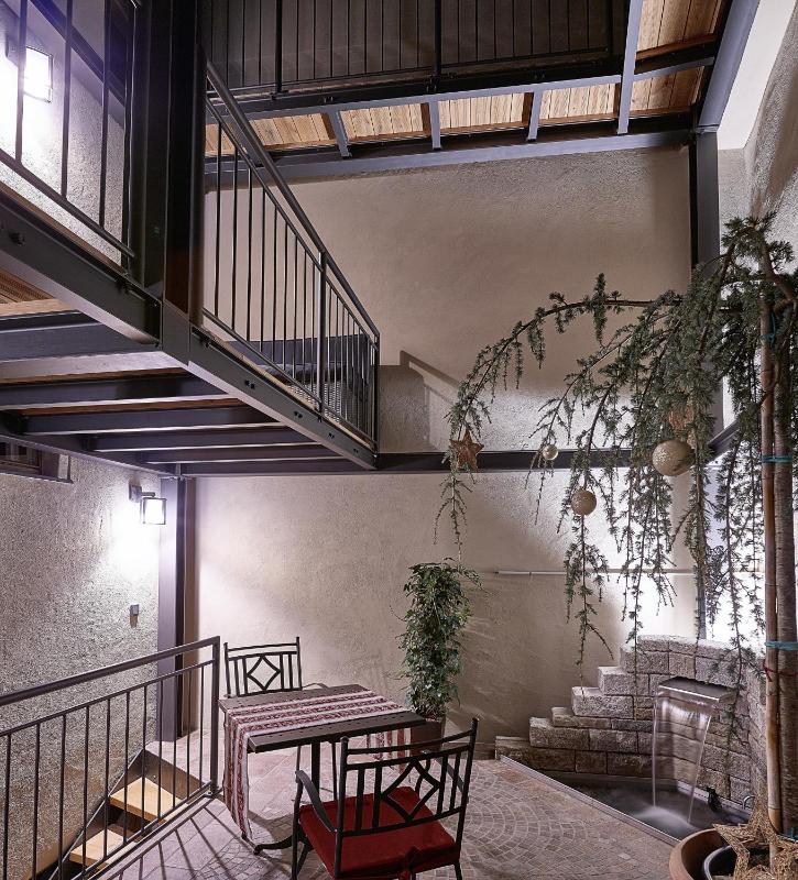 One-Bedroom Apartment image 2