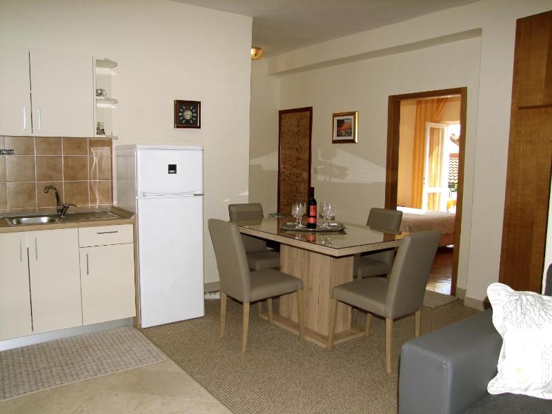 Apartments by the sea Baska Voda Makarska - 15461 - image 12