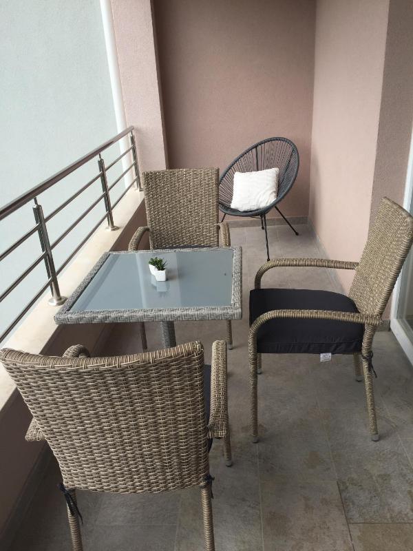 One-Bedroom Apartment with Balcony image 3