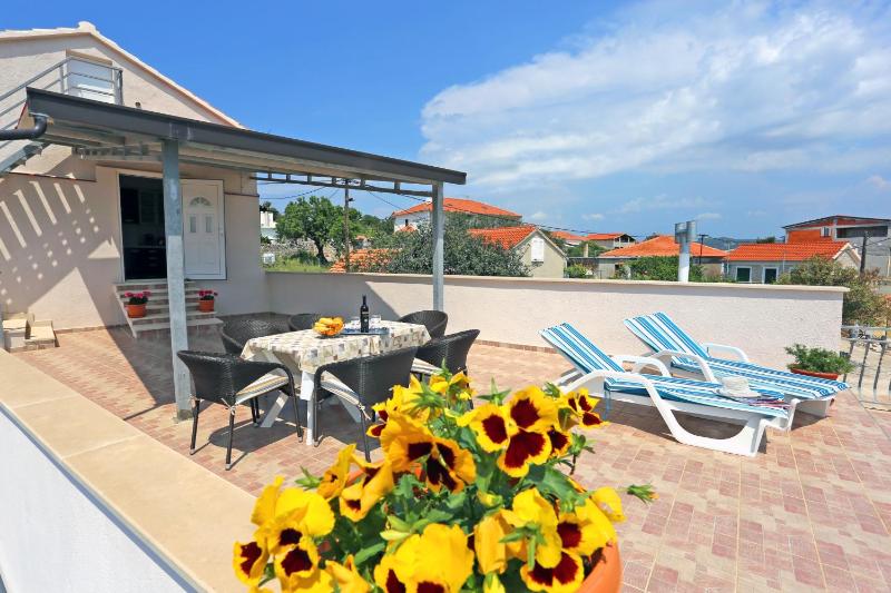 Two-Bedroom Apartment with Terrace and Sea View image 4