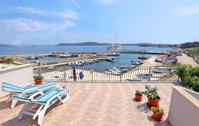 Two-Bedroom Apartment with Terrace and Sea View image 3