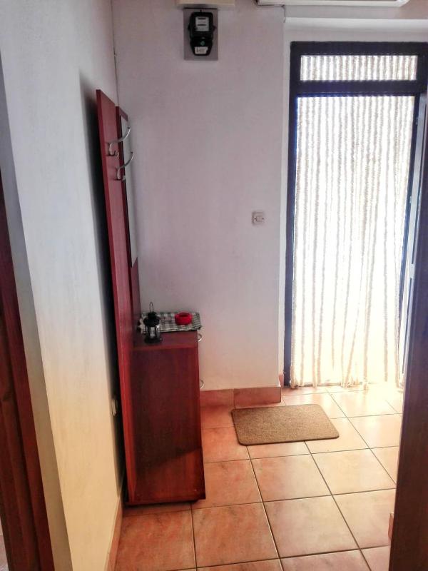 One-Bedroom Apartment with Terrace and Sea View image 2