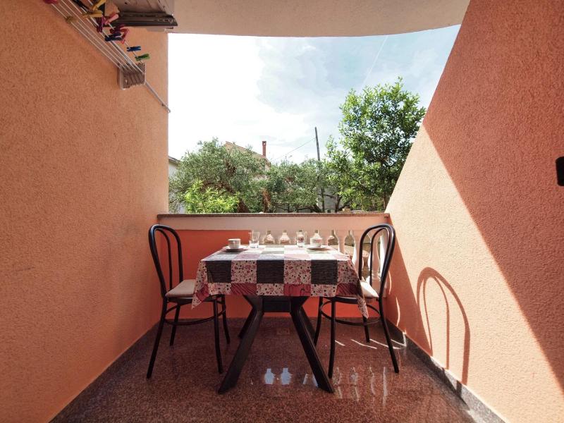 Apartments by the sea Srima - Vodice Vodice - 15621 - image 11
