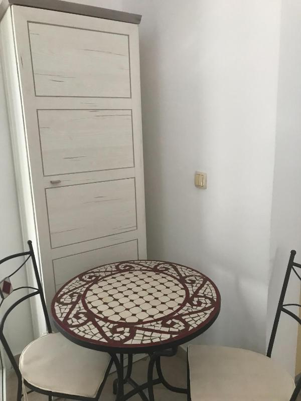 One-Bedroom Apartment with Terrace and Sea View image 3