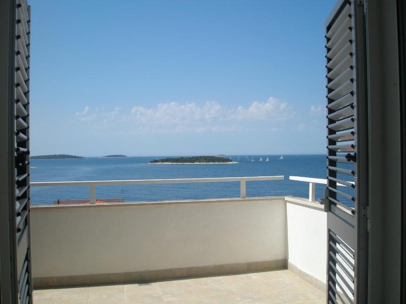 One-Bedroom Apartment with Terrace and Sea View image 2