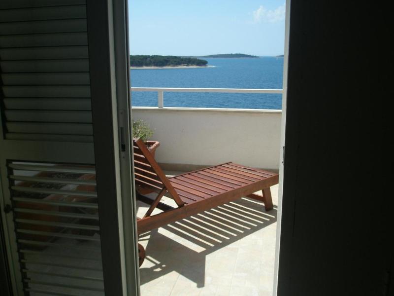 One-Bedroom Apartment with Terrace and Sea View image 2