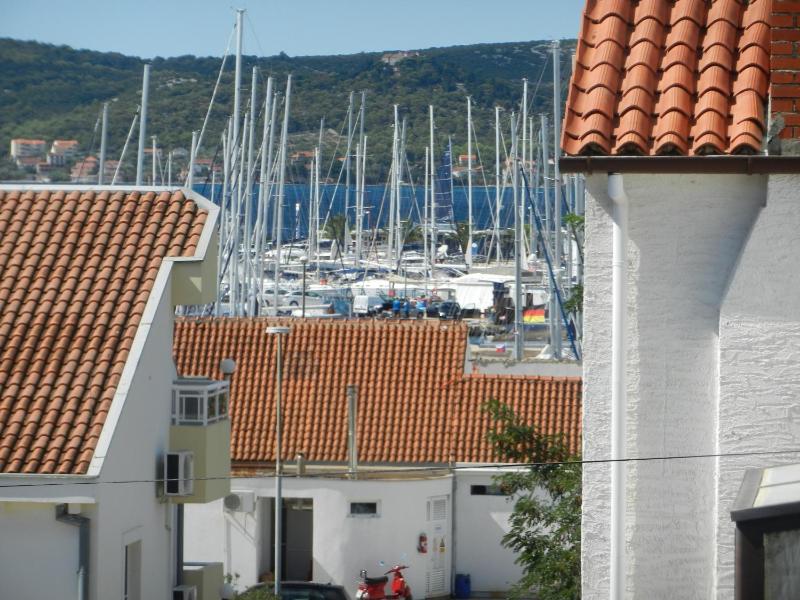 One-Bedroom Apartment with Balcony and Sea View image 2