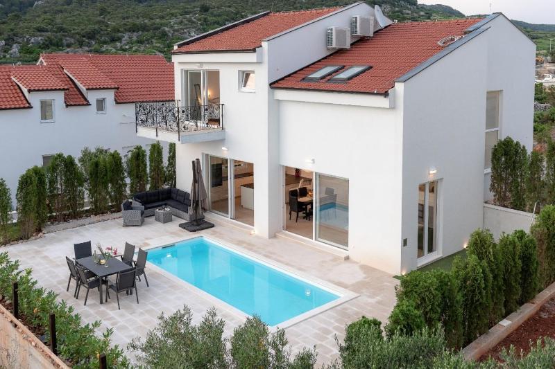 Luxury villa with a swimming pool Hvar - 15992 - image 1