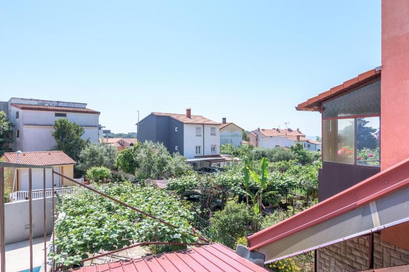 One-Bedroom Apartment with Terrace image 3