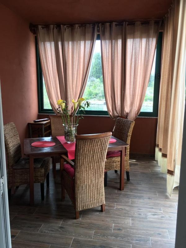 One-Bedroom Apartment with Terrace and Sea View image 4