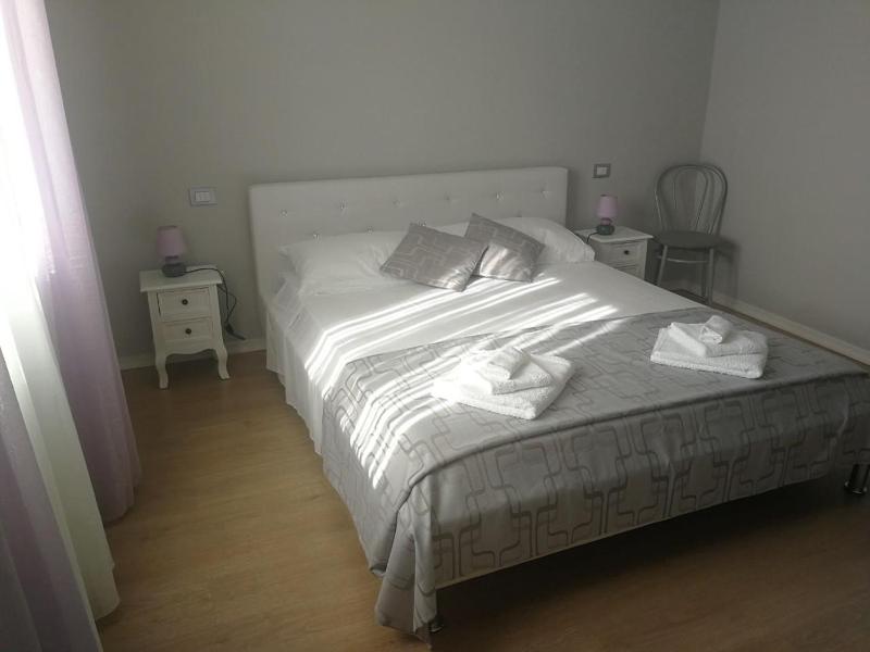 One-Bedroom Apartment with Terrace image 1