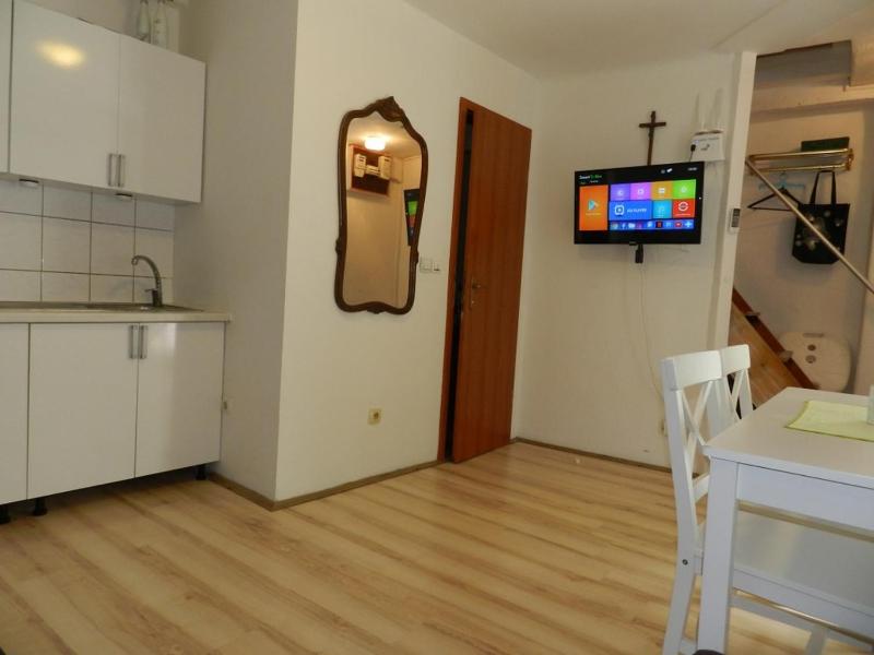 One-Bedroom Apartment with Terrace image 4