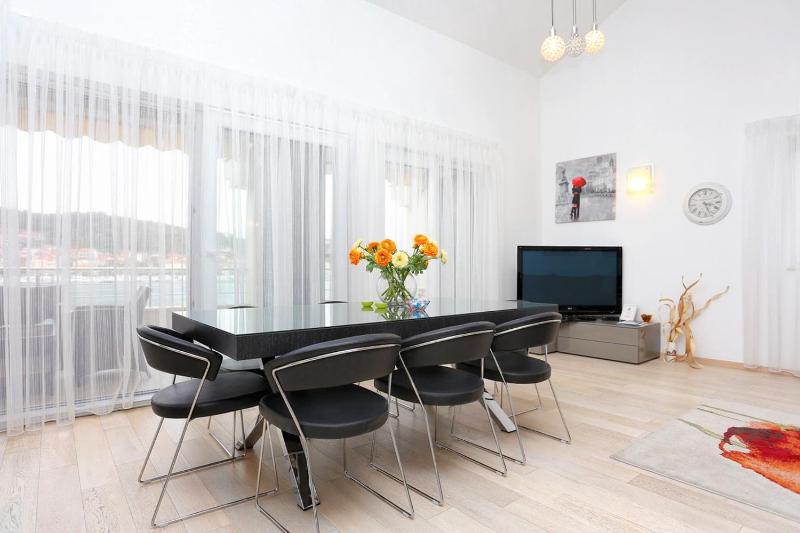 Apartments by the sea Trogir - 16211 - image 20
