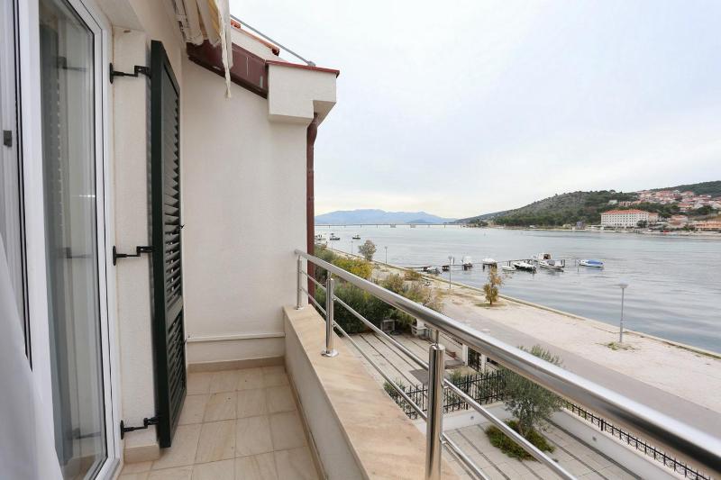 Two-Bedroom Apartment with Terrace and Sea View image 4