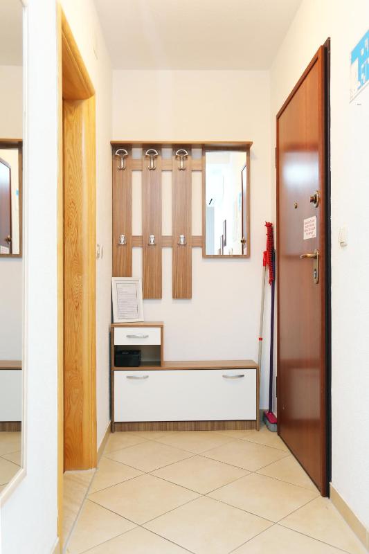 One-Bedroom Apartment with Terrace and Sea View image 2