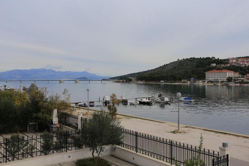 Two-Bedroom Apartment with Terrace and Sea View image 3