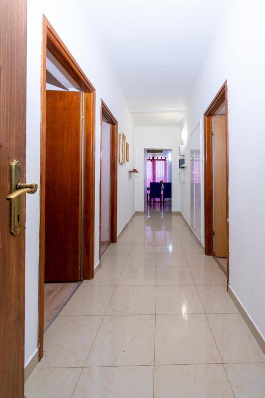 Three-Bedroom Apartment with Terrace and Sea View image 2