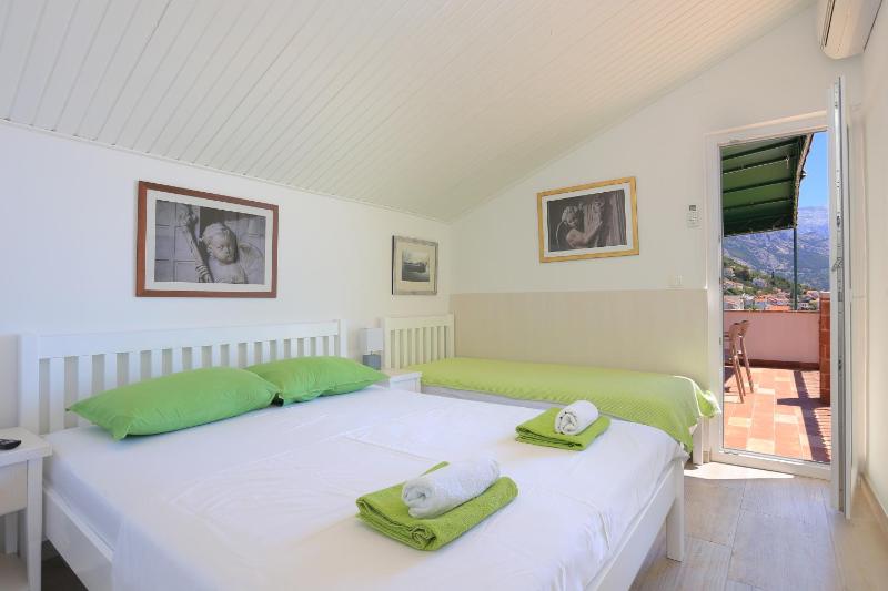 Two-Bedroom Apartment with Terrace and Sea View image 1