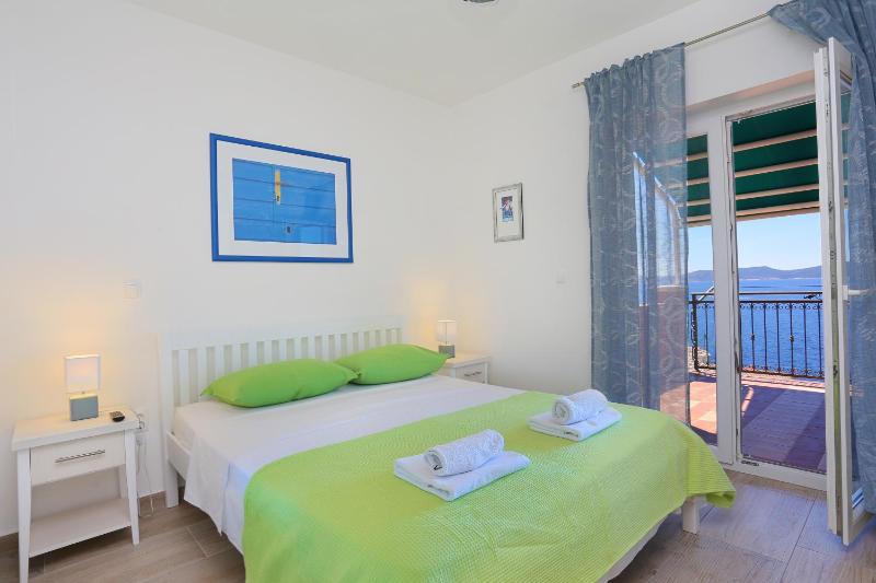 Two-Bedroom Apartment with Terrace and Sea View image 1