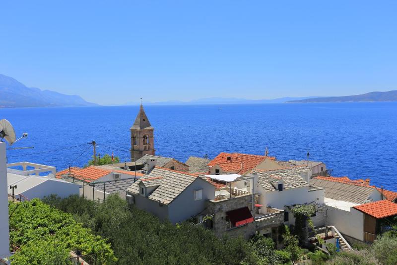 Two-Bedroom Apartment with Terrace and Sea View image 4