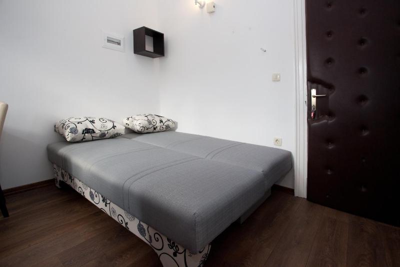 One-Bedroom Apartment image 1