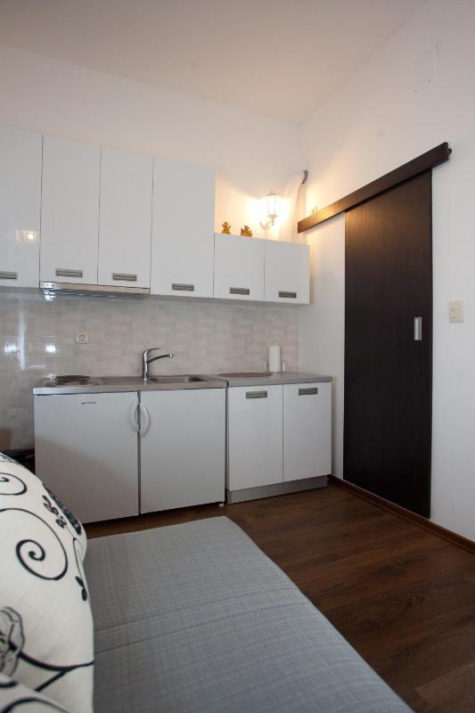 One-Bedroom Apartment image 2