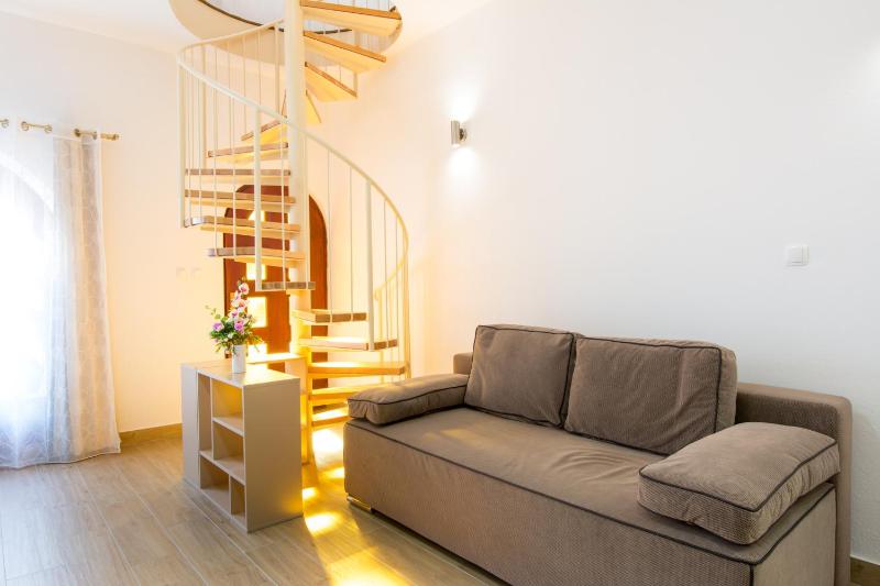 One-Bedroom Apartment image 1