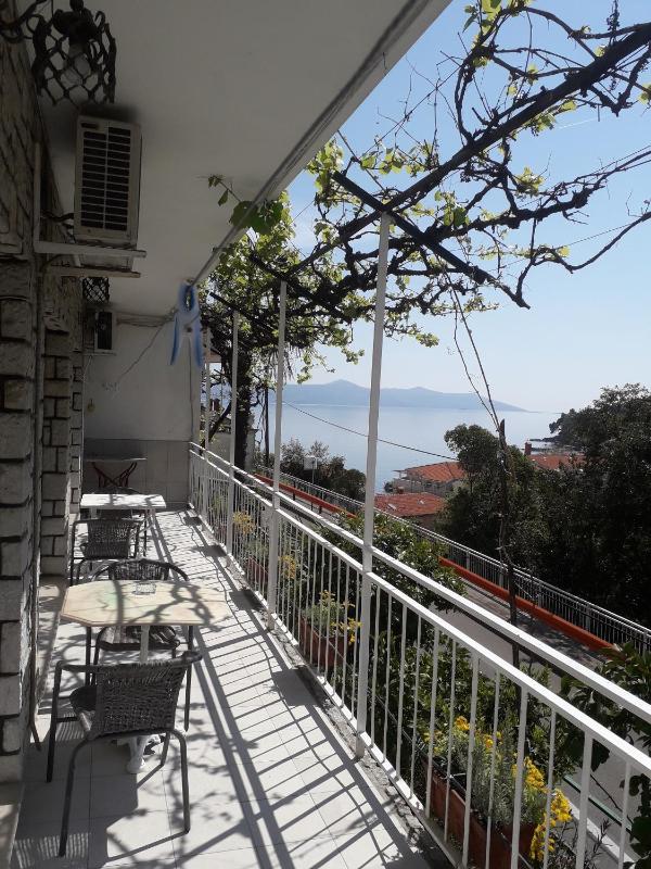 Two-Bedroom Apartment with Balcony and Sea View image 3