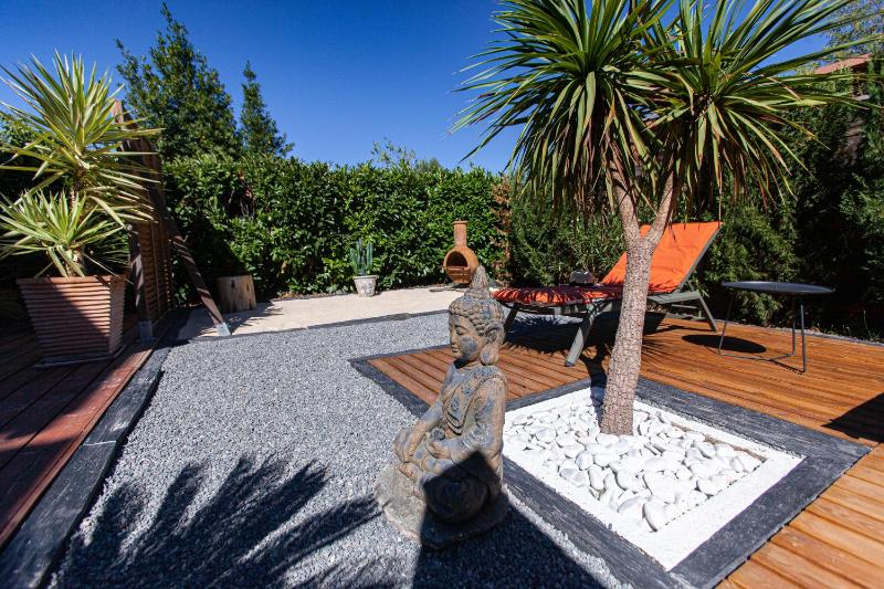Studio with Garden View image 3