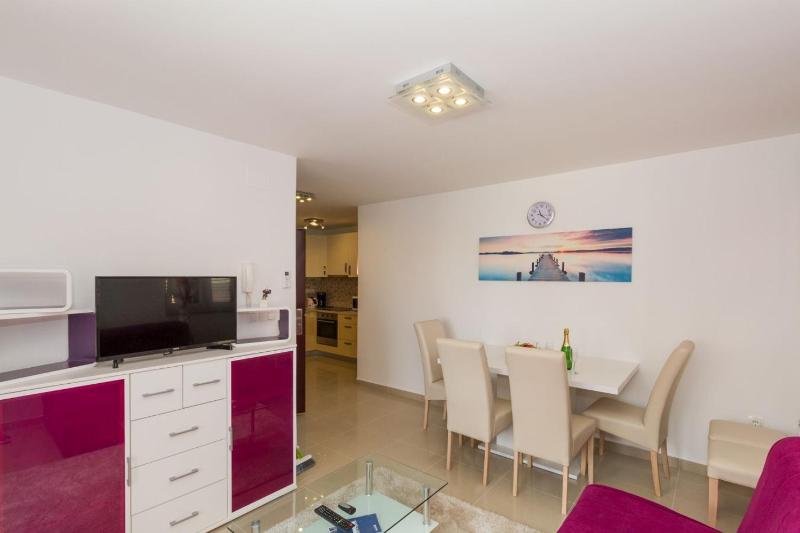 Apartments by the sea Vodice - 16249 - image 9