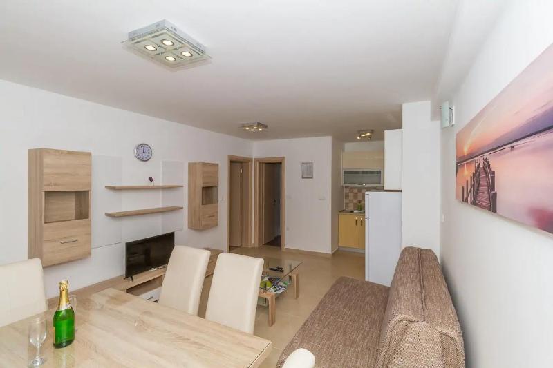 Apartments by the sea Vodice - 16249 - image 17