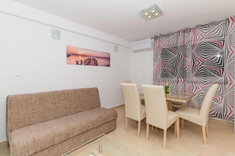 Apartments by the sea Vodice - 16249 - image 30