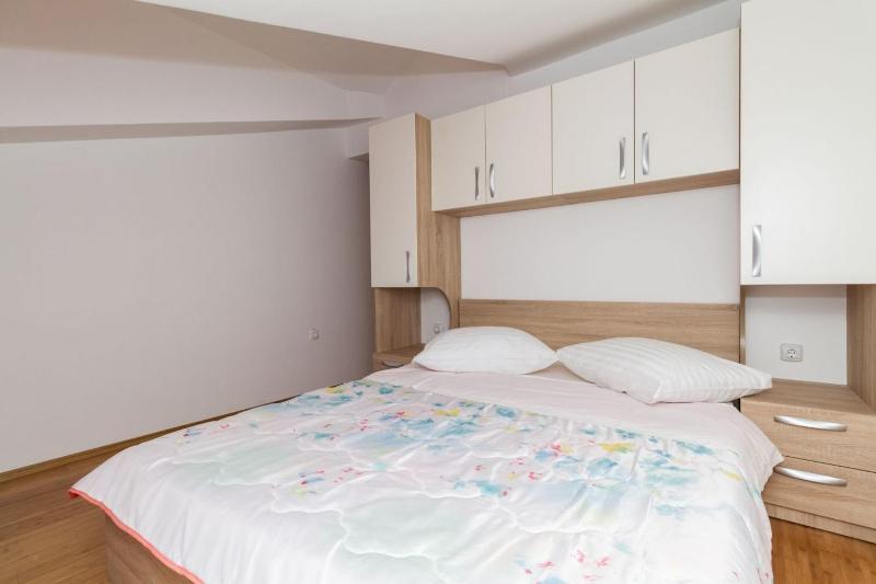 Apartments by the sea Vodice - 16249 - image 8