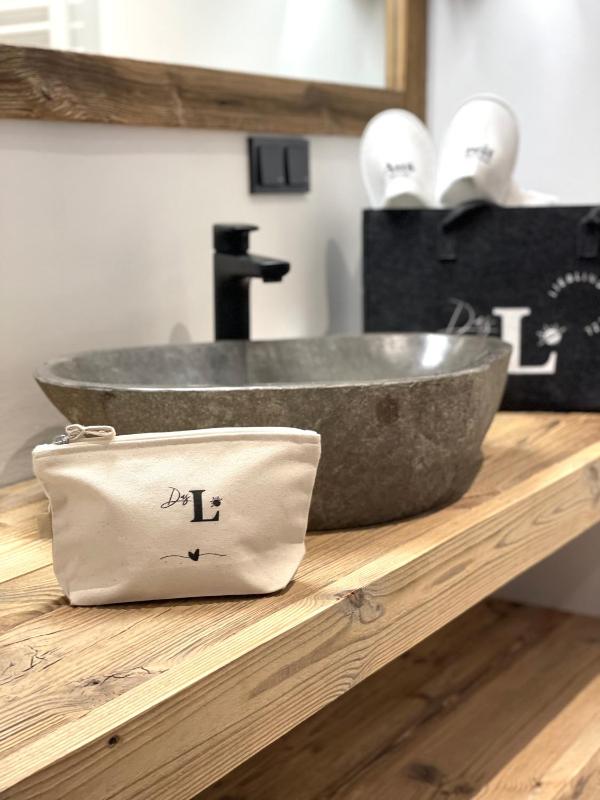 Three-Bedroom Suite with 2 Bathrooms and Terrace image 4