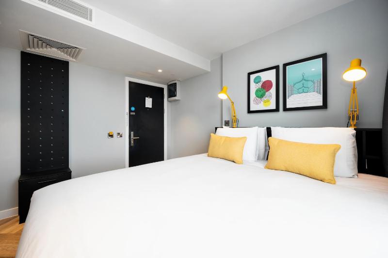 One-Bedroom Apartment image 3