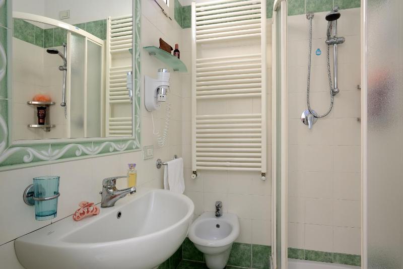 Triple Room image 3