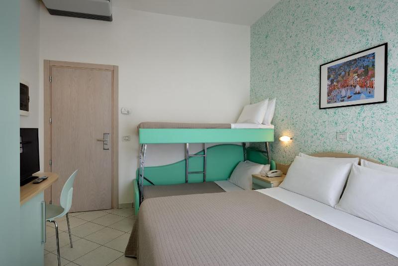 Quadruple Room image 1
