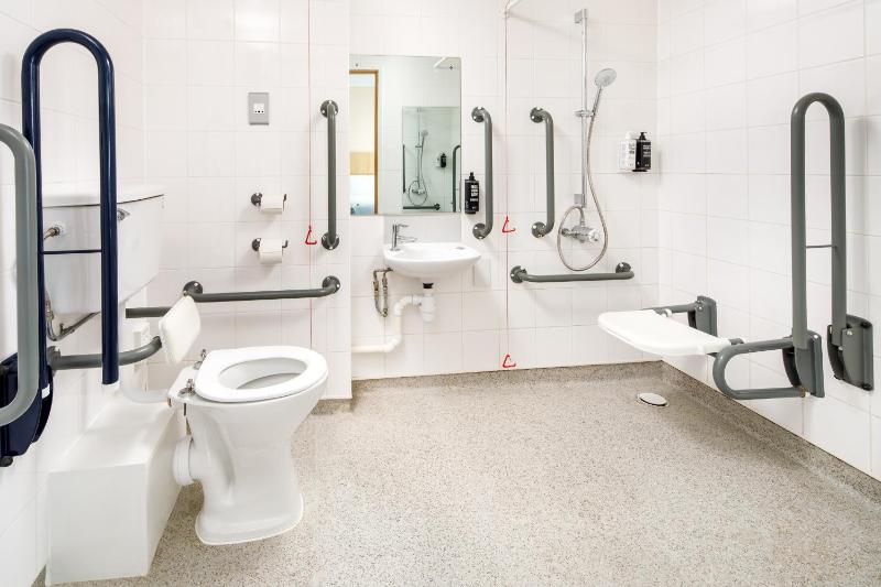 Accessible Twin Room image 3